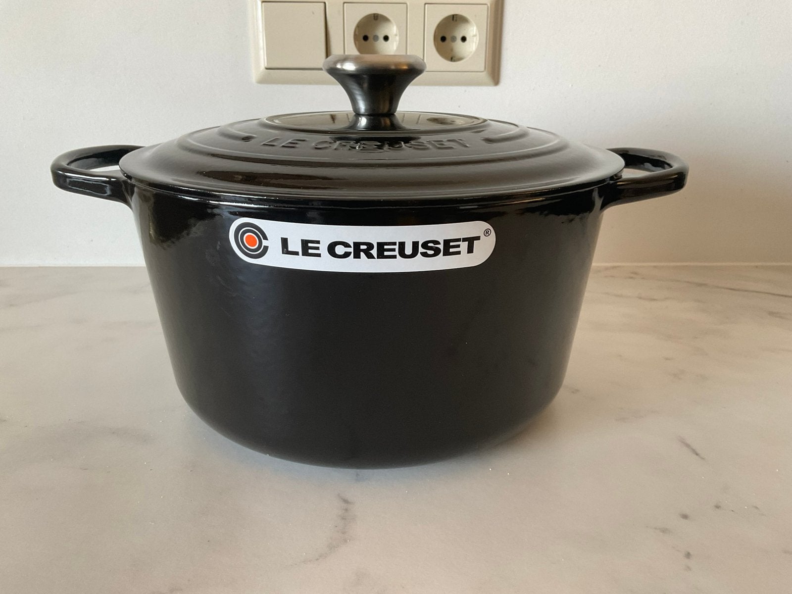 Le Creuset 26 cm extra hoge pan, glans zwart, 6,3 lt, nieuw!, Huis en Inrichting, Keuken | Potten en Pannen, Nieuw, Gietijzer