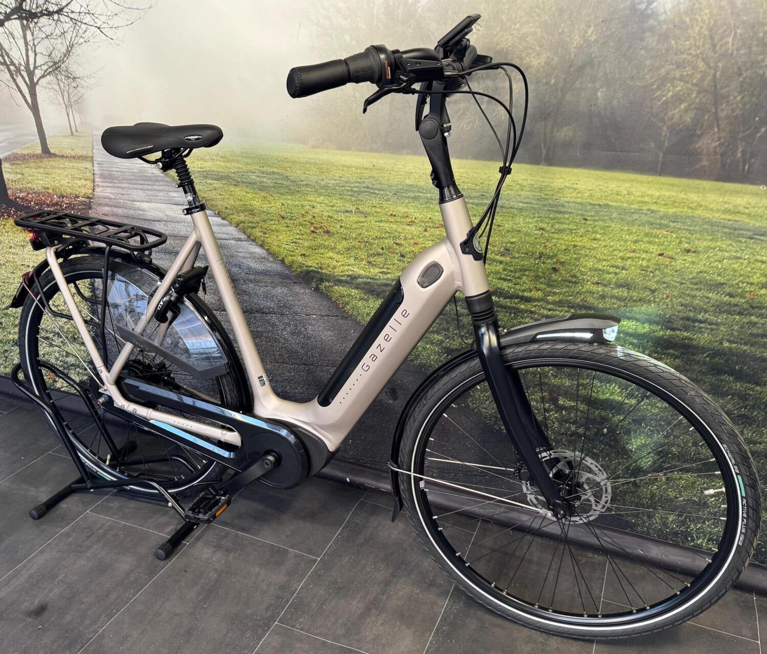 Foto 2 van Gazelle Grenoble C8 NIEUW – €800 korting – NU €2799
