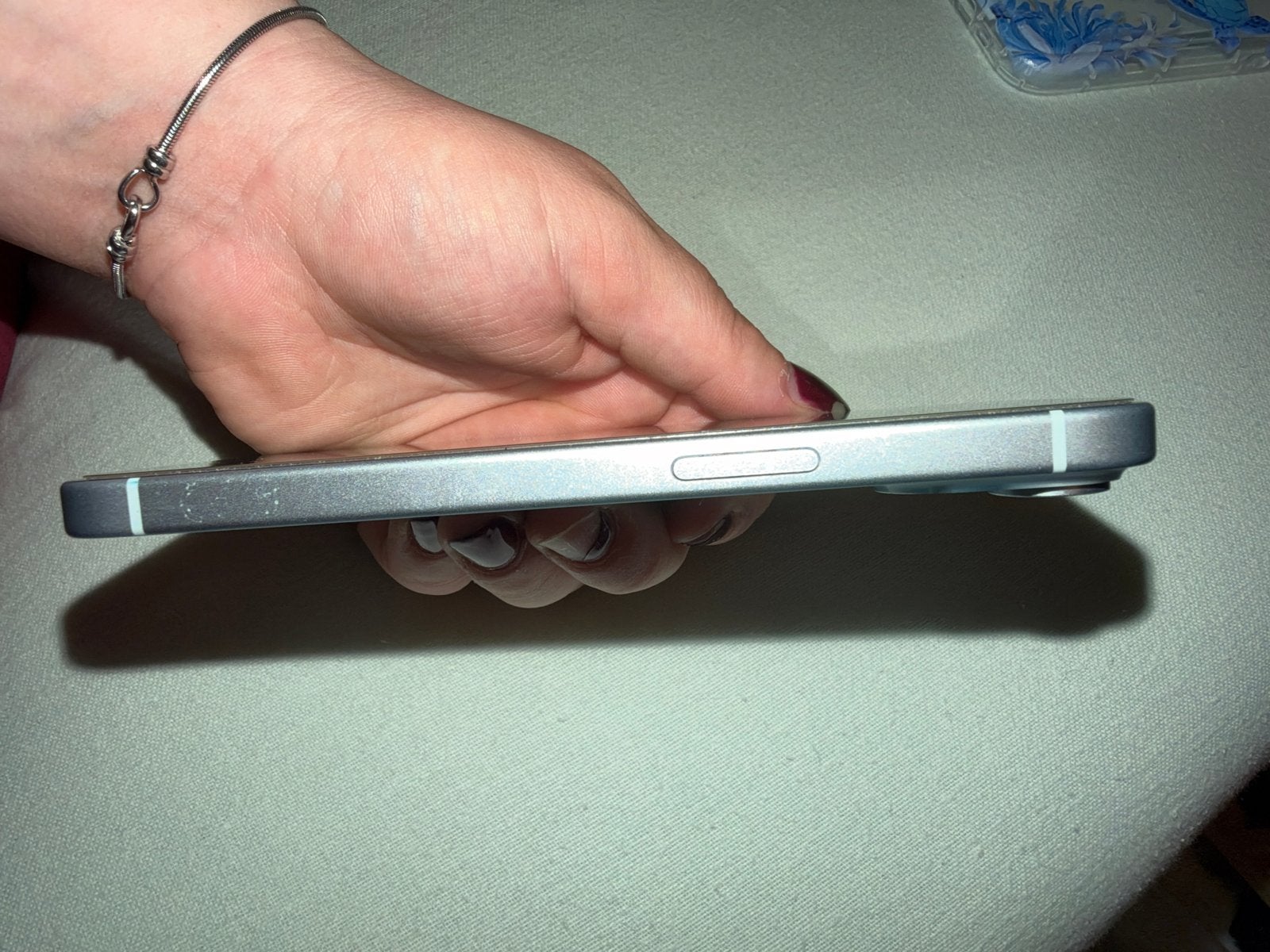 Foto 4 van Apple iPhone 15 blauw 128GB- Zo goed als nieuw