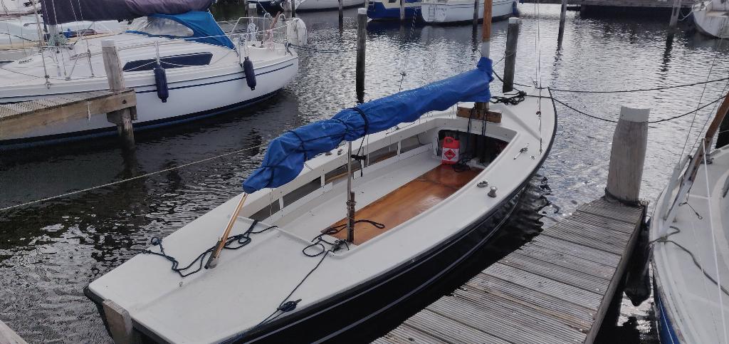 Polyvalk incl. trailer, dektent en 5pk yamaha bbmotor, Ophalen, Gebruikt, Benzine, Buitenboordmotor