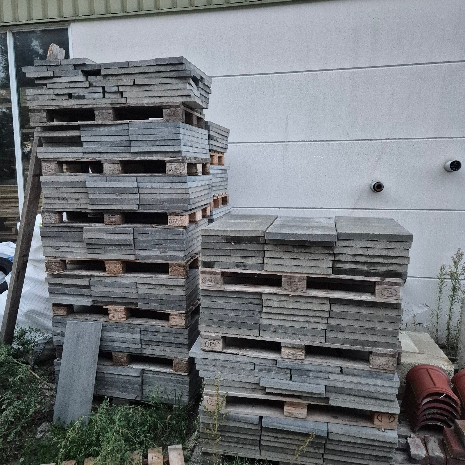 100m2 gebruikte terrastegels grijs 40x80x4cm, 5 jaar oud, Gebruikt, Ophalen of Verzenden, 10 m² of meer, Beton