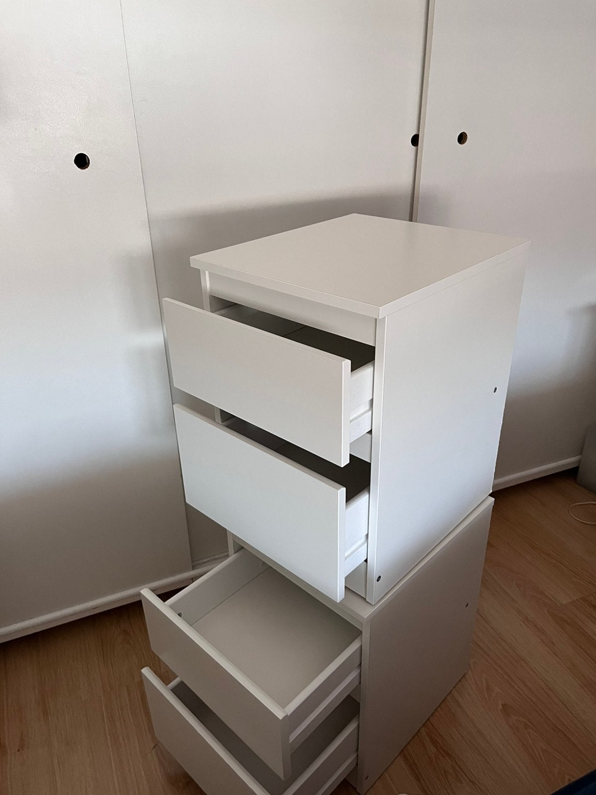 2x IKEA Malm Nachtkastje - Wit, Huis en Inrichting, Slaapkamer | Nachtkastjes, Ophalen, Gebruikt, Minder dan 45 cm, 55 tot 70 cm