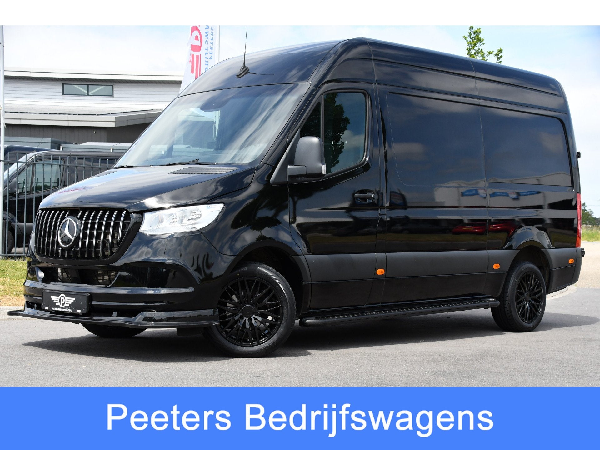 Mercedes-Benz Sprinter 317 1.9 CDI L2H2 RWD AMG Black Editio, Auto's, Automaat, Gebruikt, Start-stop-systeem, 4 cilinders
