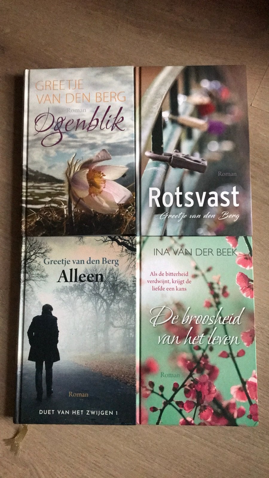 4 Romans van Greetje van den Berg en Ina van der Beek, Ophalen, Zo goed als nieuw, Nederland