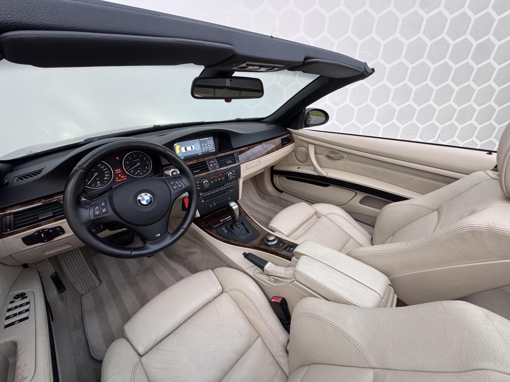 BMW 3-serie Cabrio 335i 306PK High Executive Xenon Leder 19, Automaat, Achterwielaandrijving, Gebruikt, Beige