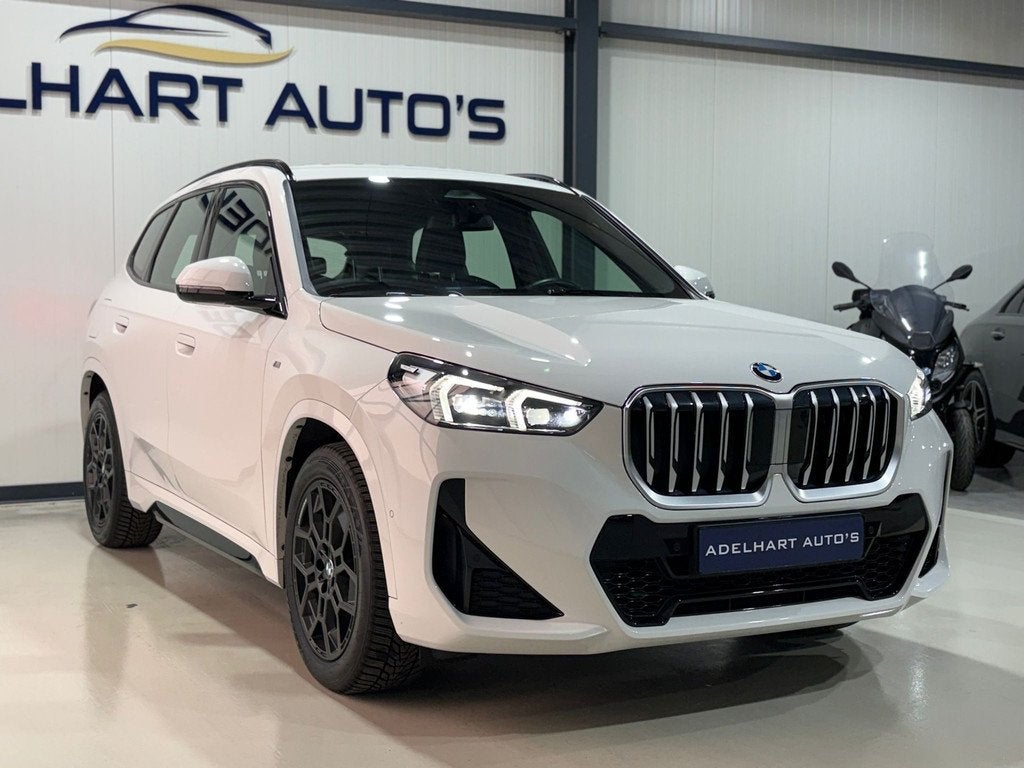 BMW X1 SDrive18i M Sport / Navigatie Full map / Camera / Led, 136 pk, Gebruikt, Zwart, Wit
