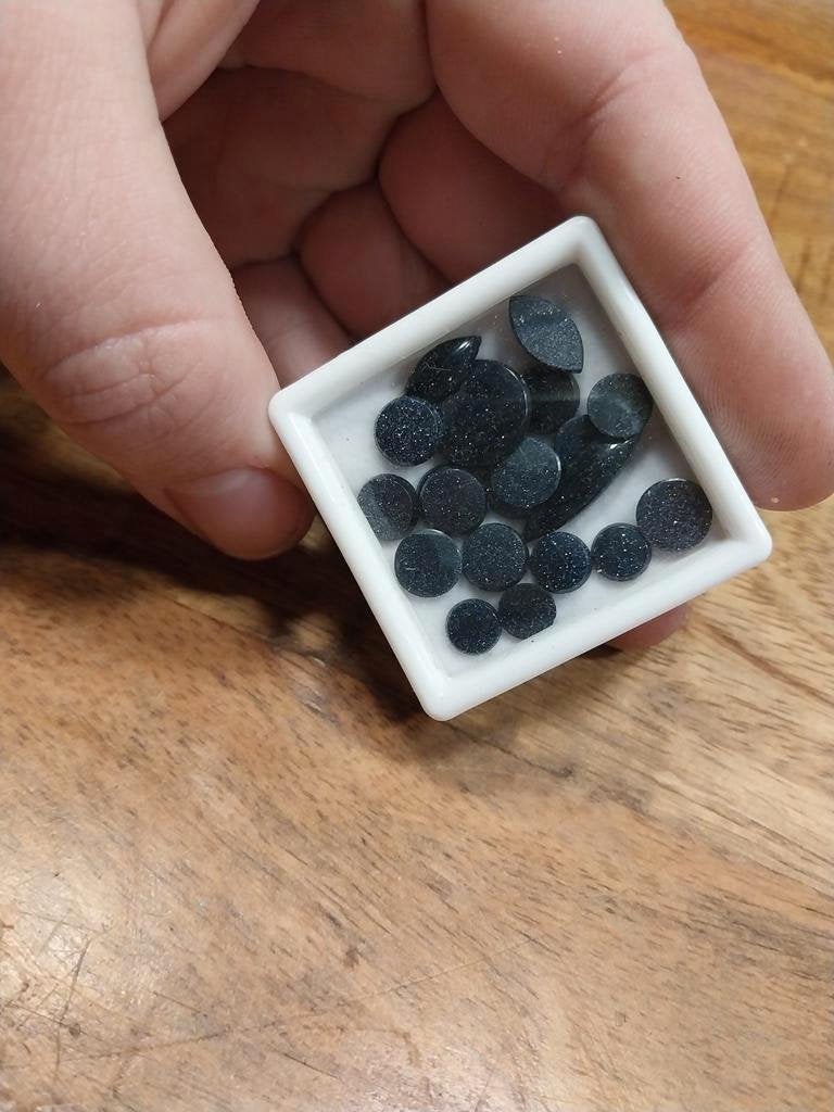 Laag bolle goudsteen cabochons, Ophalen of Verzenden, Zo goed als nieuw