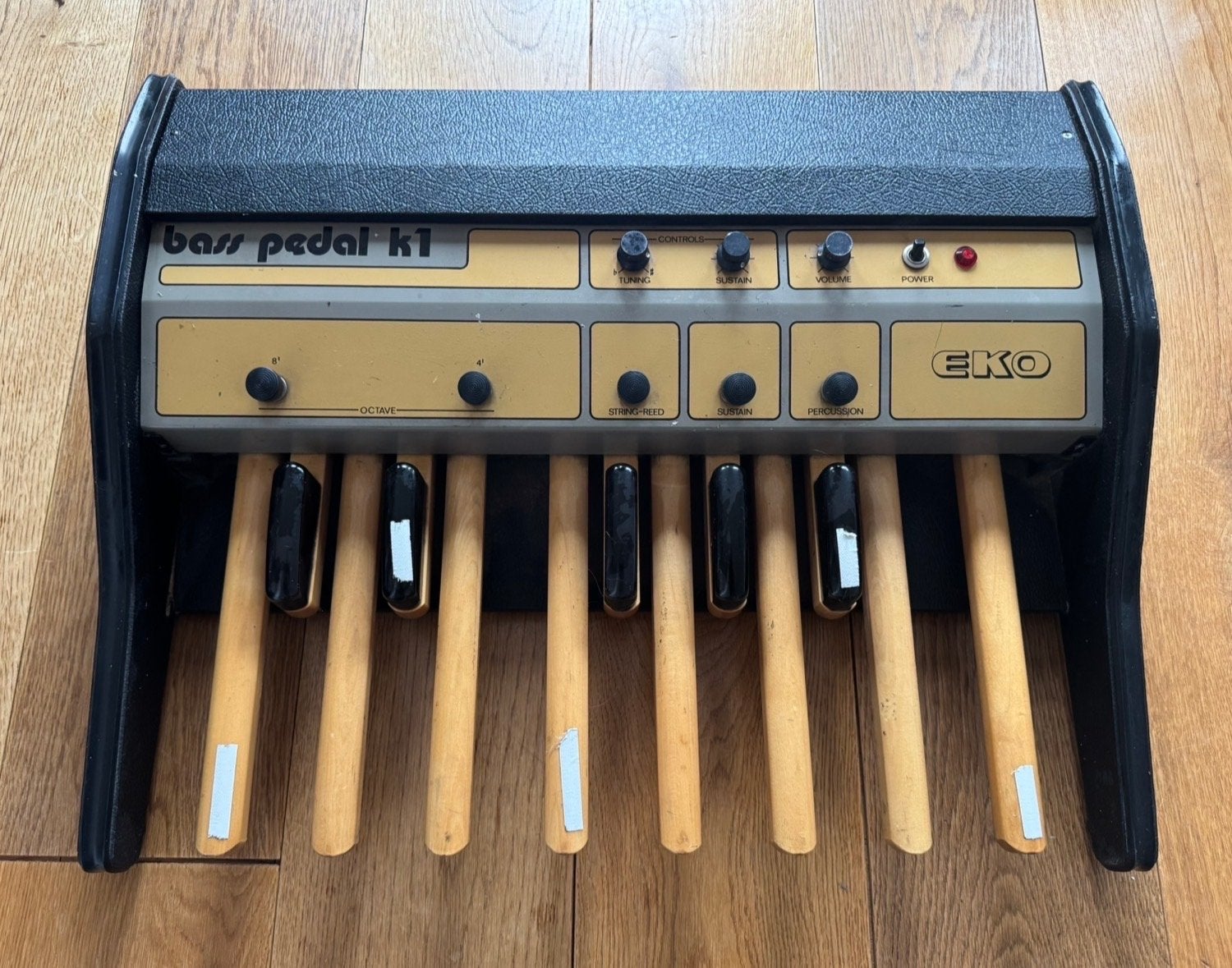 EKO Baspedaal K-1 - Werkt prima, cosmetisch opknapper, Muziek en Instrumenten, Ophalen, Gebruikt