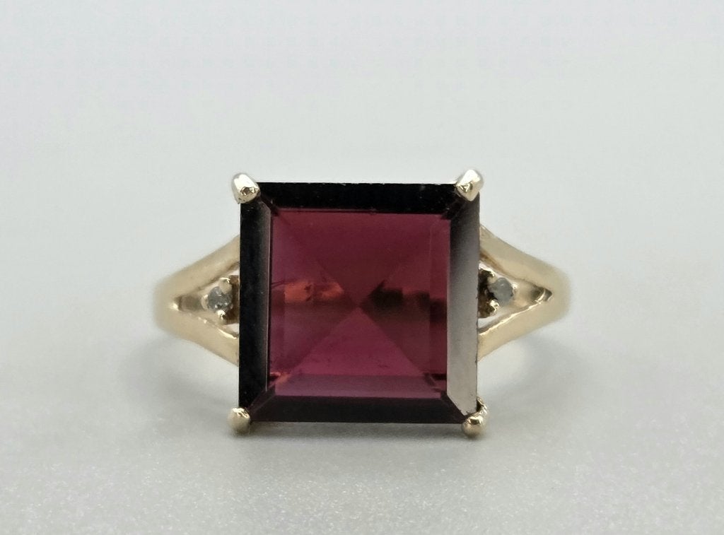 Gouden Vintage ring edelsteen granaat en diamant. 2026/487, Sieraden, Tassen en Uiterlijk, Ringen, ., Ophalen of Verzenden, Zo goed als nieuw