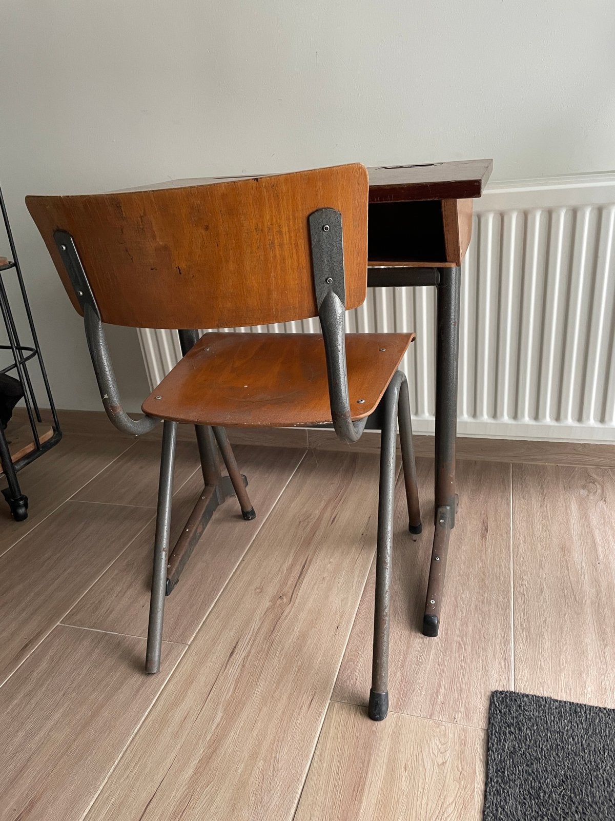 Vintage schoolbankje met stoel - Retro design, Ophalen