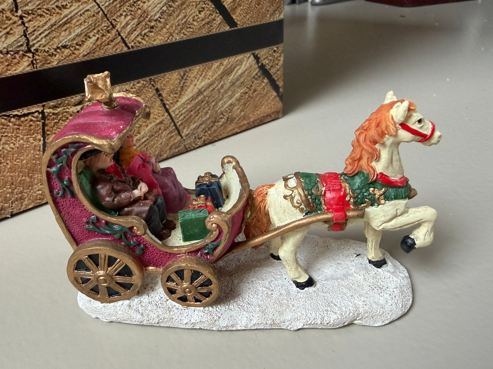 Koets met paard kerstdorp, Diversen, Ophalen of Verzenden, Zo goed als nieuw