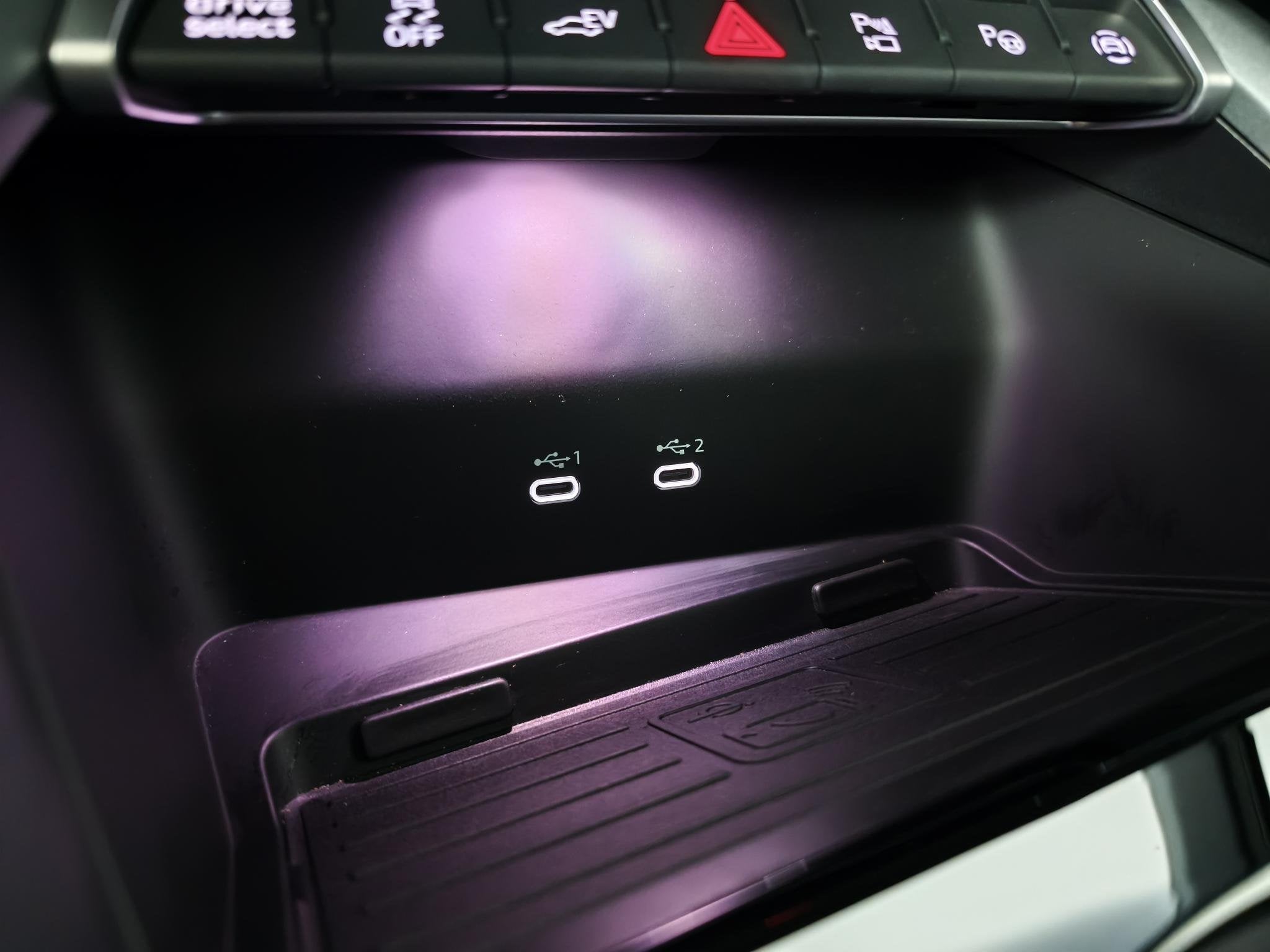 Foto 14 van Audi A3 40 TFSI e S edition | Camera | Matrix LED | Adaptiev