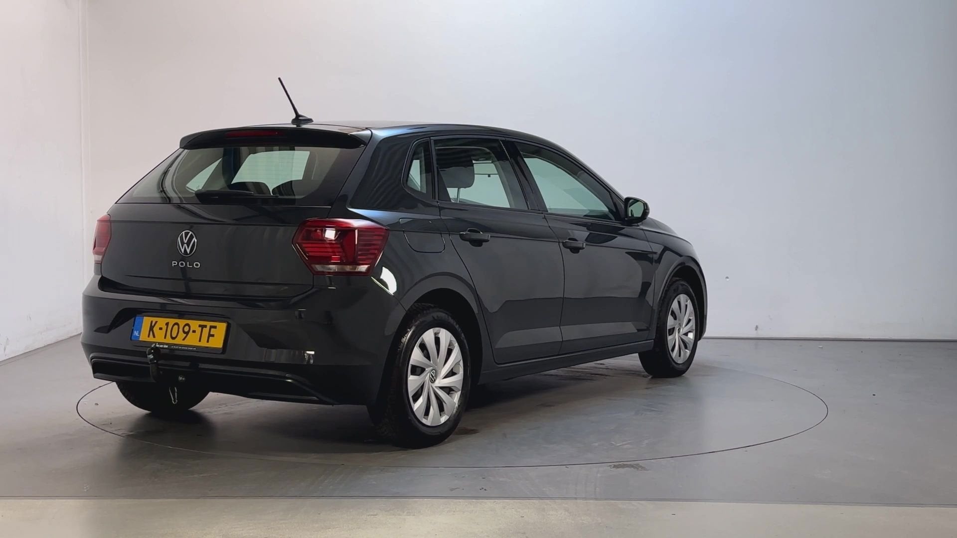 Volkswagen Polo 1.0 TSI Comfortline Parkeersensoren Navigati, Auto's, Voorwielaandrijving, Gebruikt, Met garantie (alle), 49 €/maand
