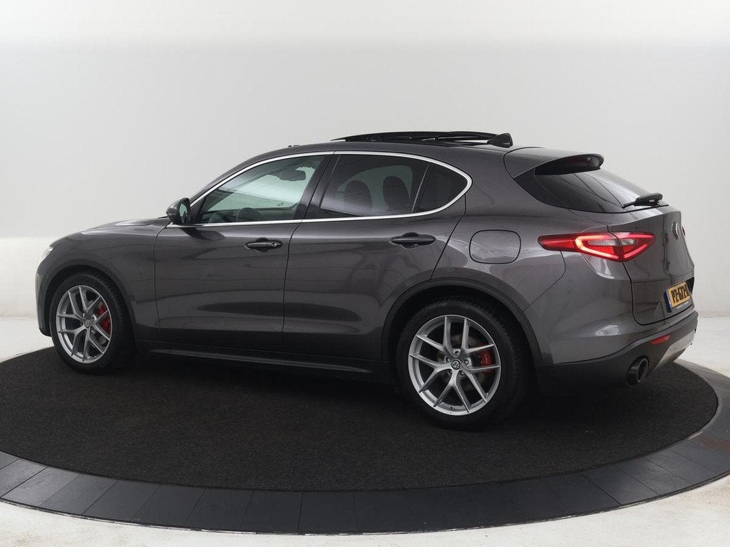 Alfa Romeo Stelvio 2.0 T AWD First Edition Panoramadak | Led, Auto's, Alfa Romeo, Automaat, 4 cilinders, Bedrijf, Vierwielaandrijving