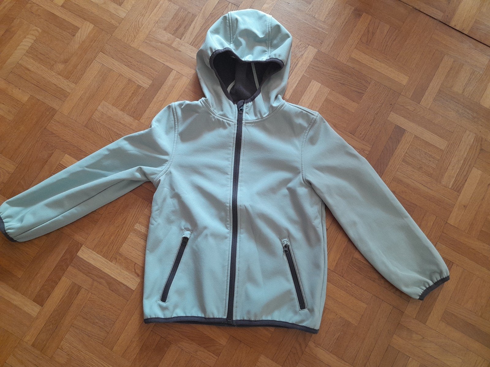 Leuke jas van Kik.
Softshell.
Lichtgroen.
Capuchon.
Fleece v, KIK, Jongen of Meisje, Ophalen of Verzenden, Zo goed als nieuw