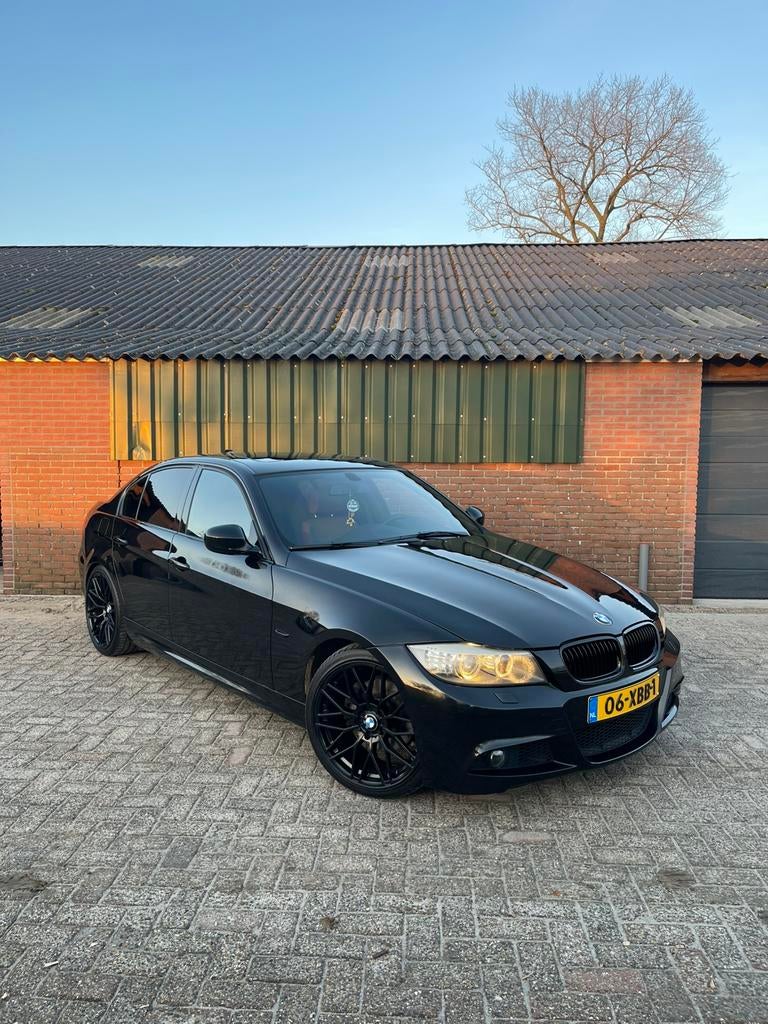 BMW 3-Serie 3.0 I 325 carbon sport editie AUT 2012 Zwart, Automaat, 745 kg, Achterwielaandrijving, 1435 kg