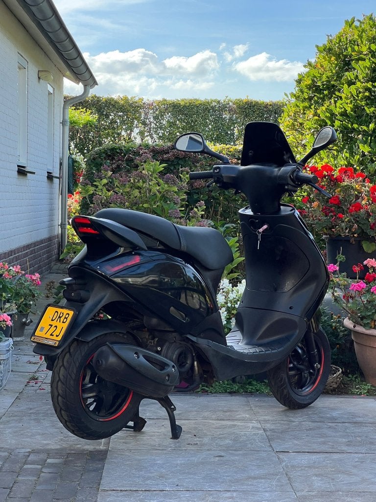 ⭐️Piaggio zip 4 takt 50cc Brom glans zwart SP-Line⭐️, Fietsen en Brommers, Niet ingevuld, Niet ingevuld, Niet ingevuld