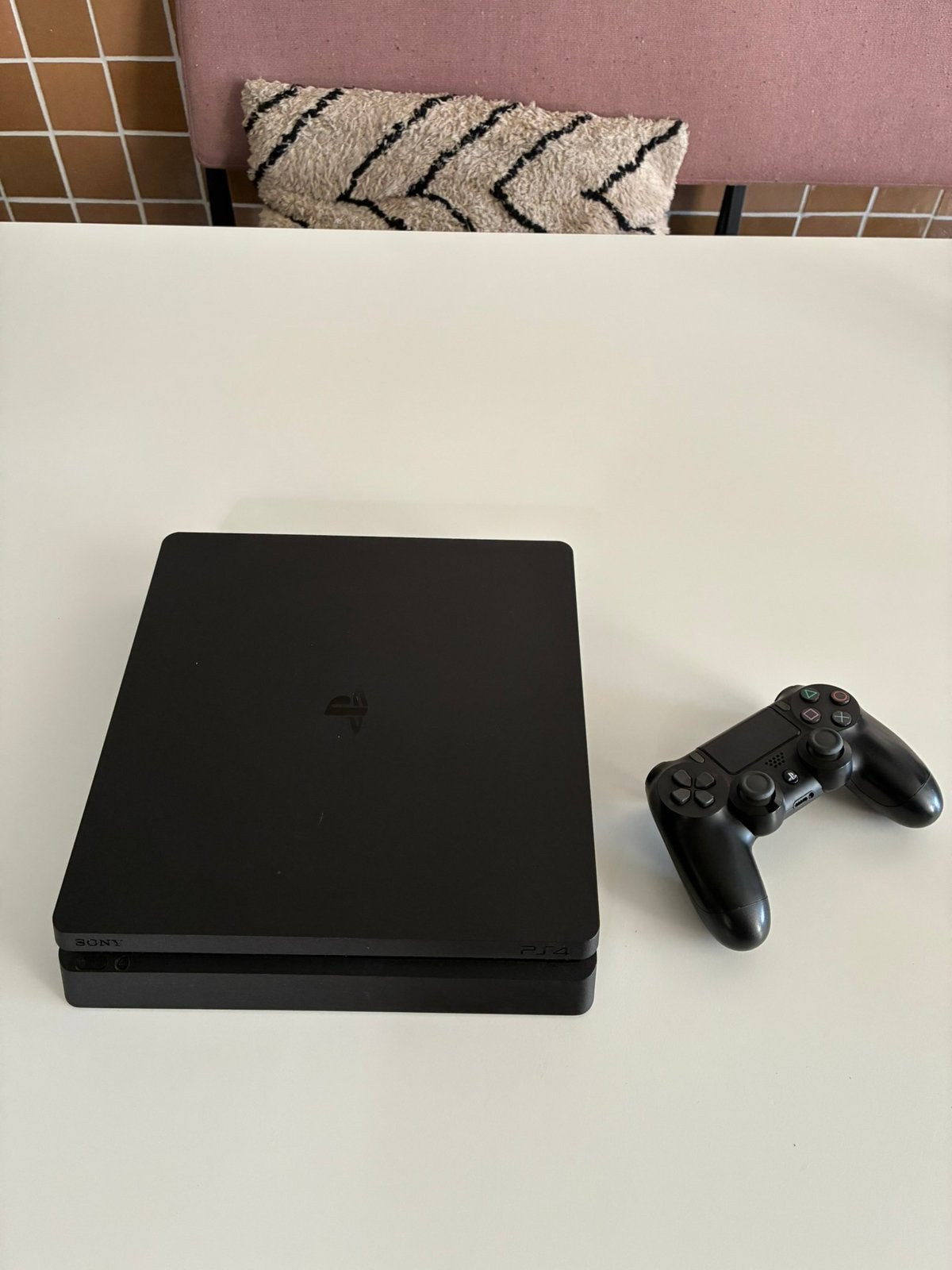 PlayStation 4 slim, Ophalen, Zo goed als nieuw, Met 1 controller, Original