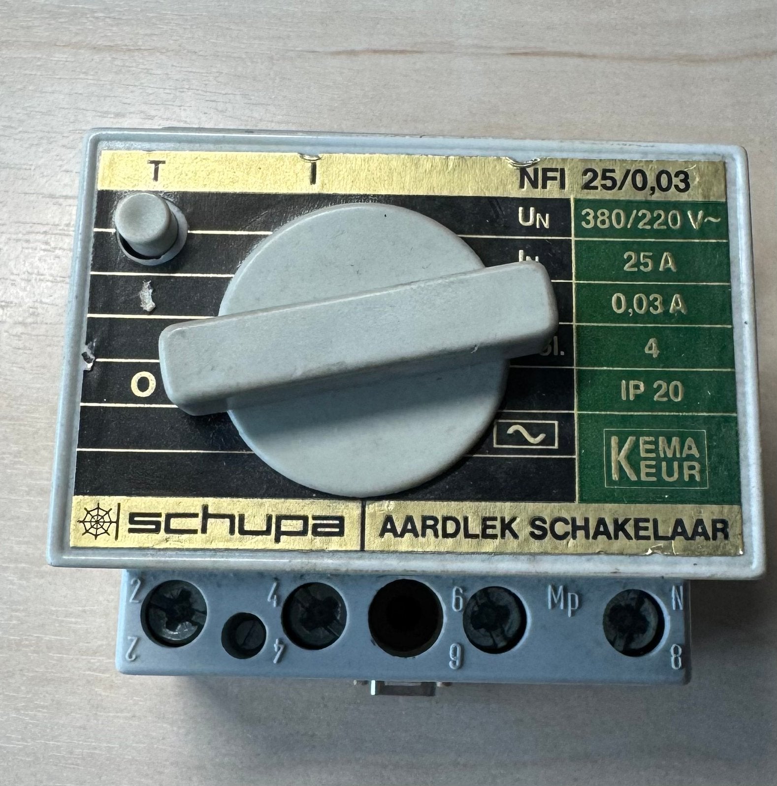 Schupa Aardlekschakelaar NFI 25/0,03 25A 4P, Ophalen of Verzenden, Gebruikt