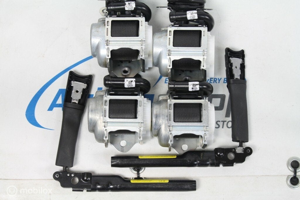 4 x Gordels + 2 x spanners Opel Astra K (2015-heden)