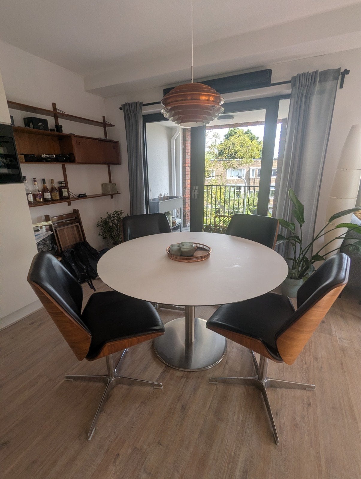 Witte ronde eettafel met metalen poot, Ophalen, Gebruikt, Rond, Vier personen
