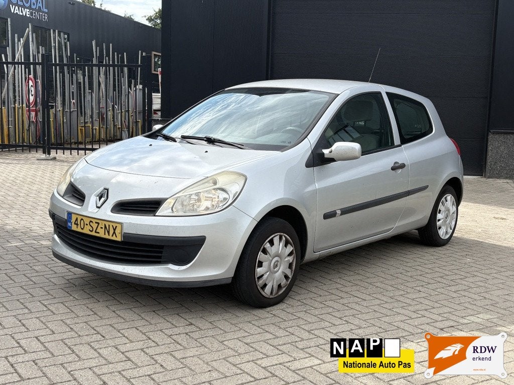 Renault Clio 1.2-16V Authentique (bj 2006), Auto's, Renault, 535 kg, Gebruikt, Startonderbreker, 4 cilinders