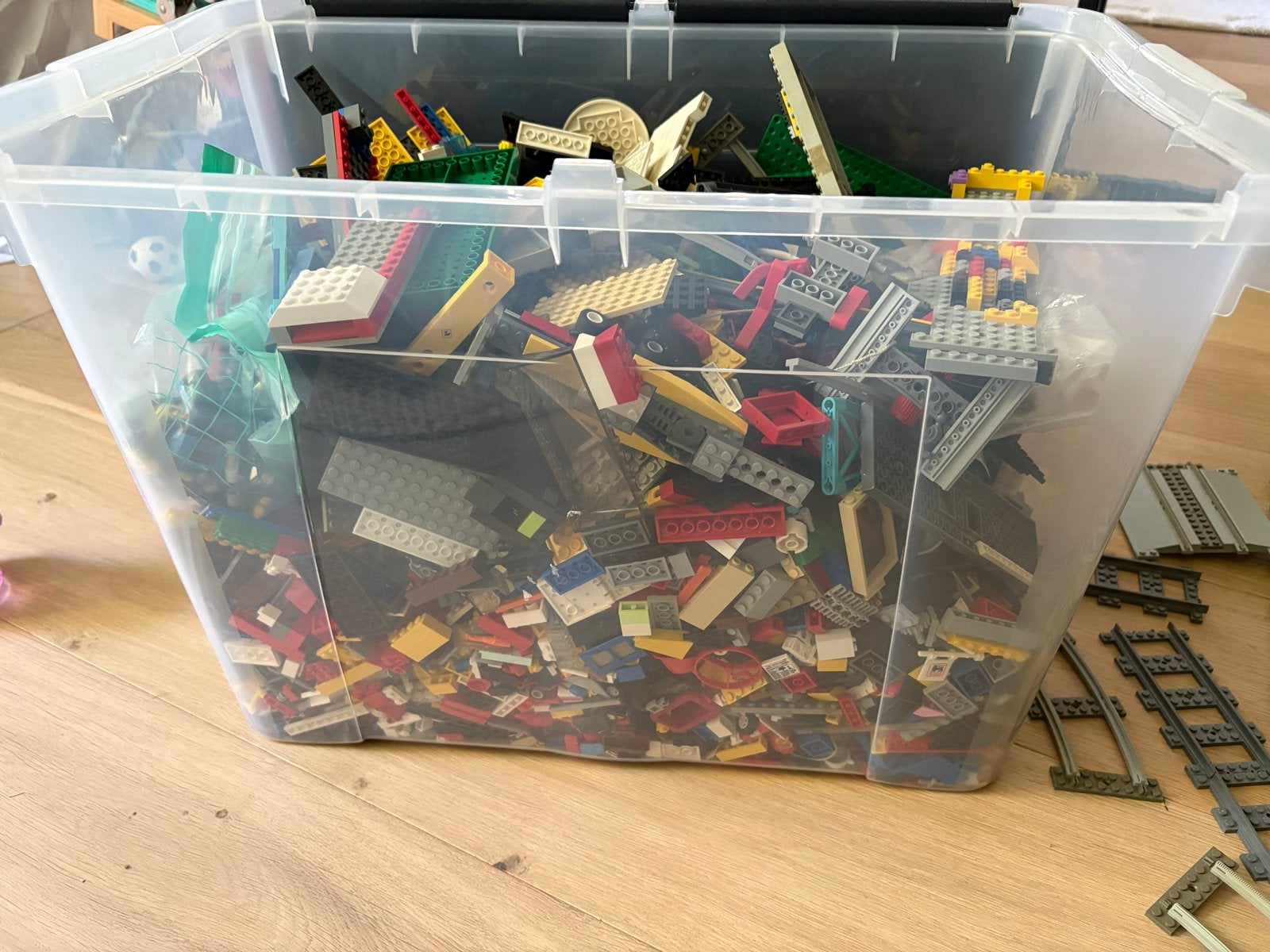 Grote partij LEGO met veel diverse stenen en treinrails, Ophalen, Gebruikt, Inclusief extra onderdelen, Lego