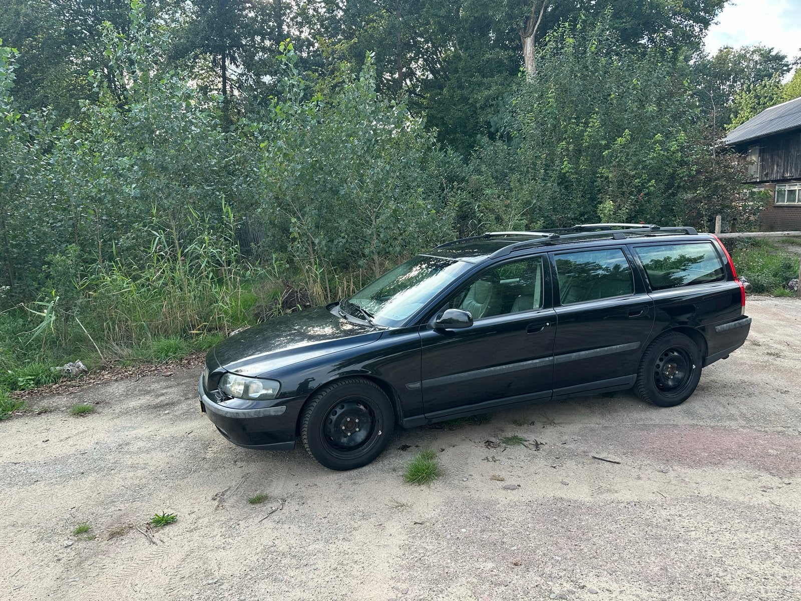 Volvo V70 2.4 T 200PK AUT 2002 Nw Distr.b.riem APK feb 2027, 1556 kg, 1800 kg, Zwart, Stationwagon