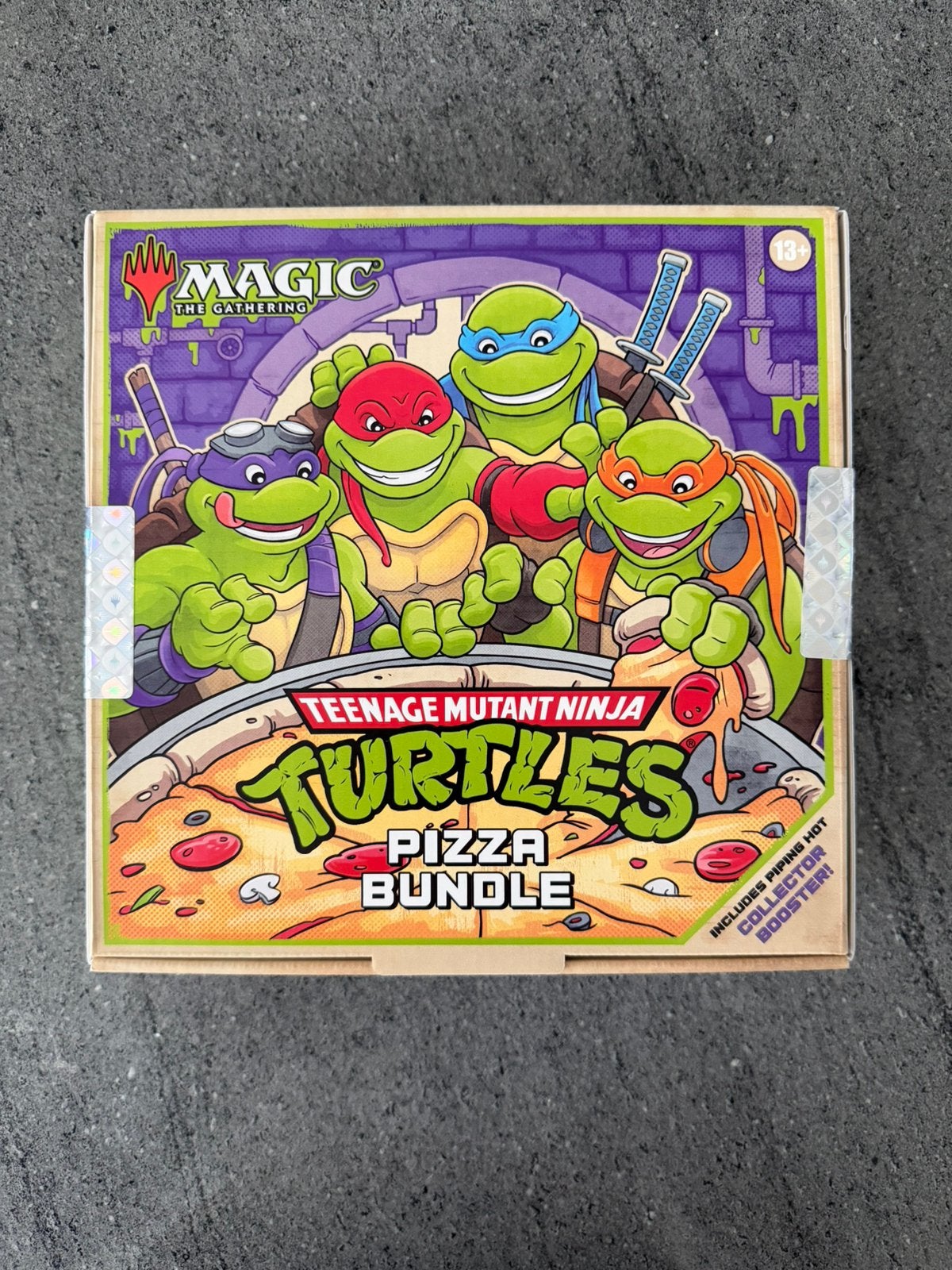 Magic: The Gathering x TMNT Pizza Bundle Sealed, Hobby en Vrije tijd, Ophalen of Verzenden, Nieuw, Foil