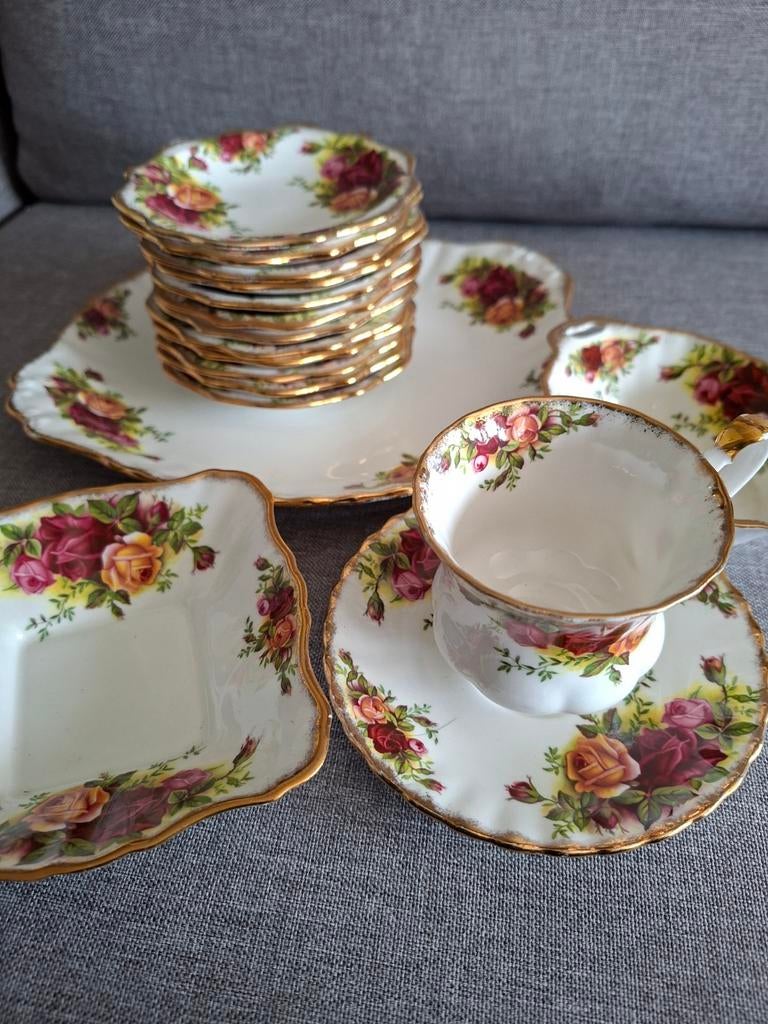Royal Albert Old Country Roses schaaltjes, Antiek en Kunst, Ophalen