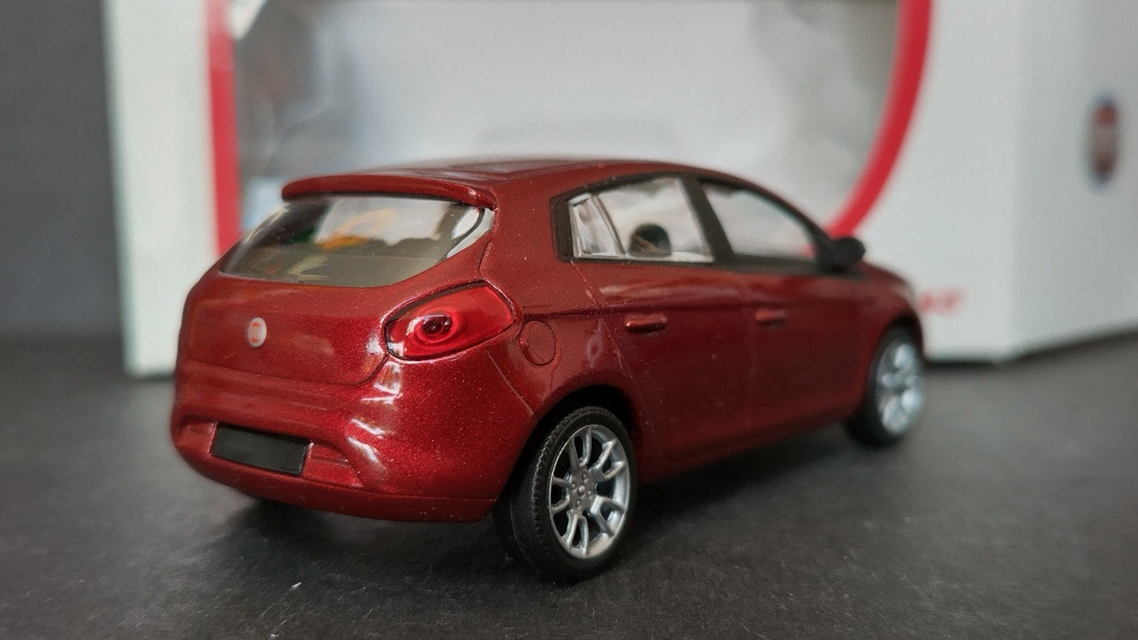 Fiat Bravo Nuova 1:43 Norev Pol, Hobby en Vrije tijd, Modelauto's | 1:43, .., Auto, Verzenden, Norev