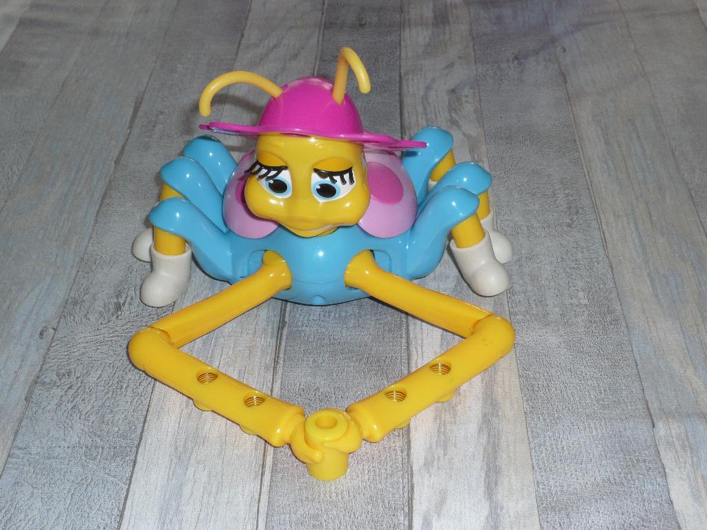 Tess Tekenspin, Ophalen of Verzenden, Zo goed als nieuw