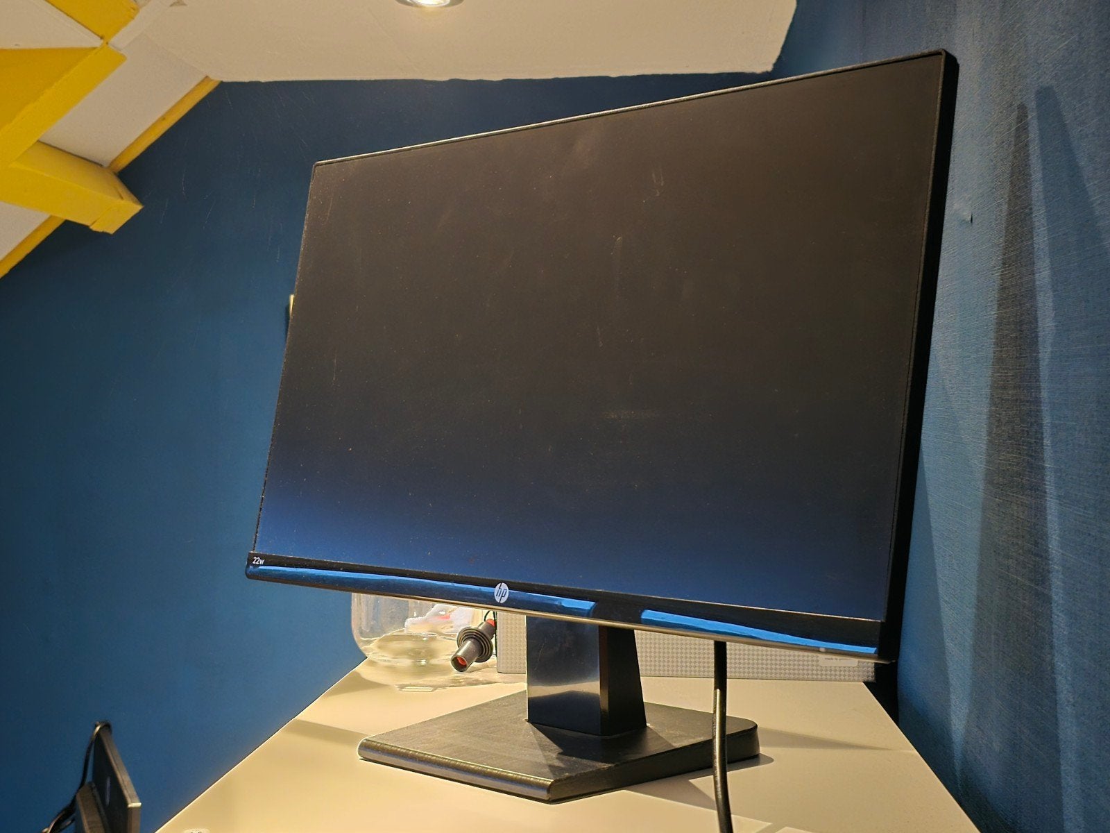 HP 22w Full HD Monitor - HDMI, DVI, Kantelbaar, Computers en Software, Ophalen, IPS, Kantelbaar, Zo goed als nieuw