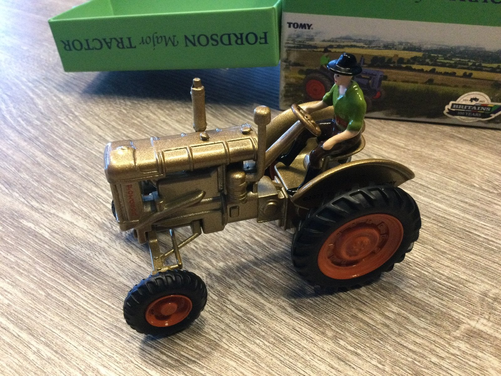 Britains fordson gold 1 van 100 stuks zeldzaam!, Ophalen of Verzenden, Tractor of Landbouw, Britains
