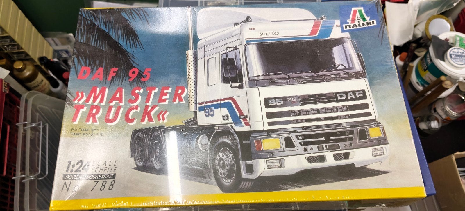 Italeri DAF 95 6x2 trekker 1:24, Ophalen of Verzenden, Nieuw