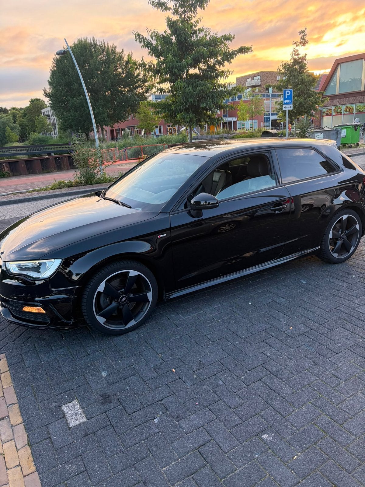 Audi A3 1.8 132KW 3D AUT 2012 Zwart, Auto's, Audi, 4 cilinders, 179 pk, Zwart, Leder