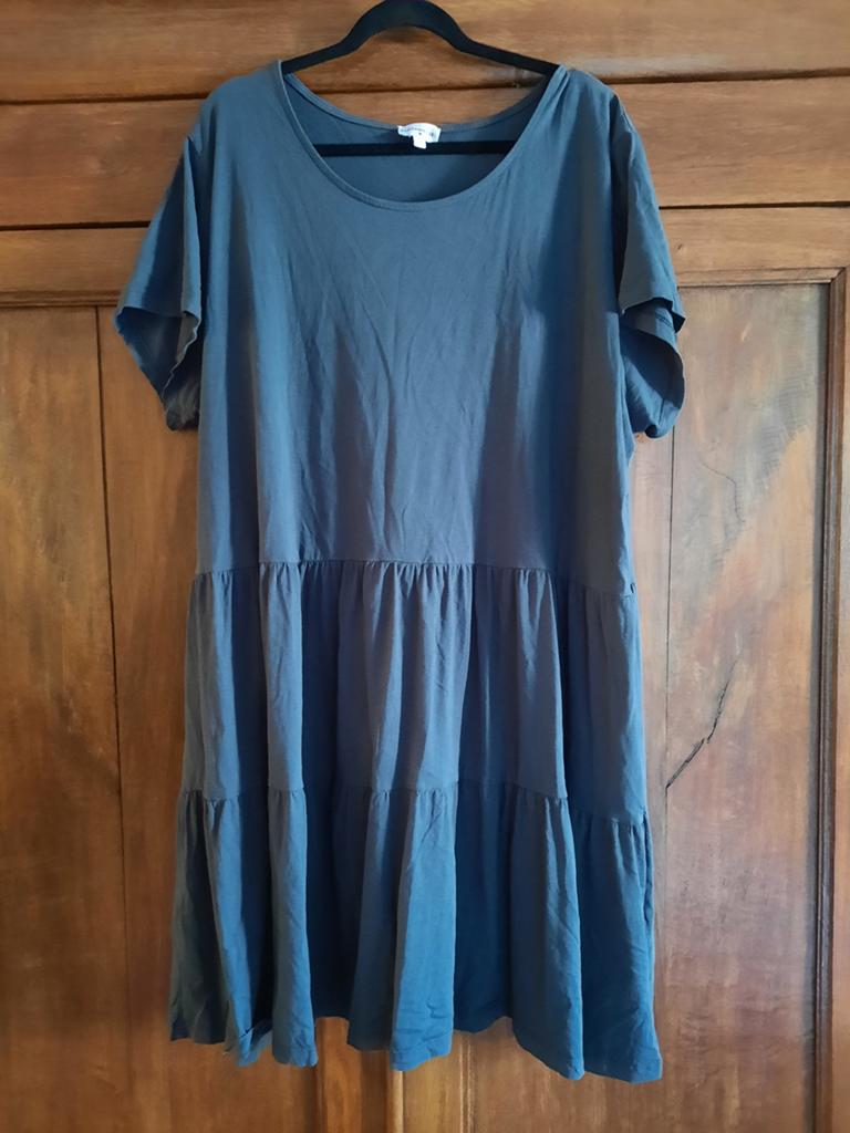 Z.G.A.N. Donkergrijze jurk met stroken, Kleding | Dames, Ophalen of Verzenden, Zo goed als nieuw, Grijs, Jurk