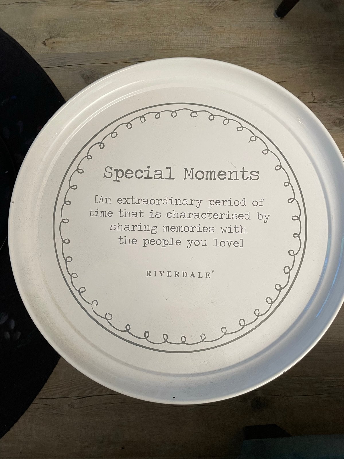 Riverdale dienblad "Special Moments" - Wit metaal, Huis en Inrichting, Woonaccessoires | Dienbladen, Met opstaande rand, Rond