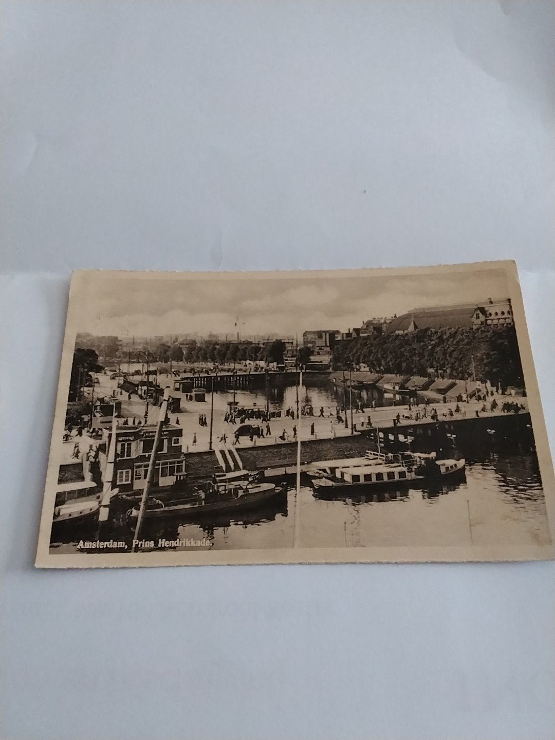 Oude Ansichtkaart Amsterdam, Prins Hendrikkade (1953), Ophalen of Verzenden, Voor 1920, Gelopen, Noord-Holland