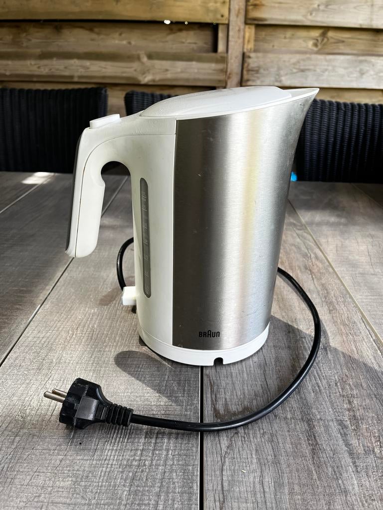 Braun waterkoker - RVS en wit, 1.7L, Witgoed en Apparatuur, Waterkokers, 1 tot 2 liter, Ophalen of Verzenden, Gebruikt, Rvs