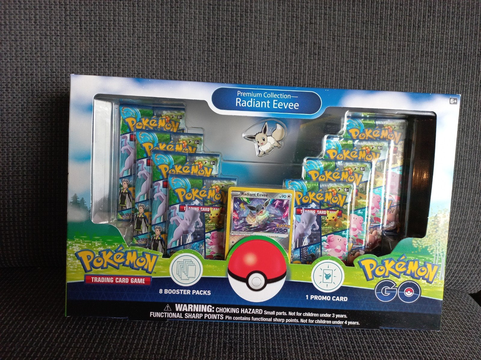 radiand Eevee premium collection, Ophalen of Verzenden, Nieuw, Boosterbox, Foil