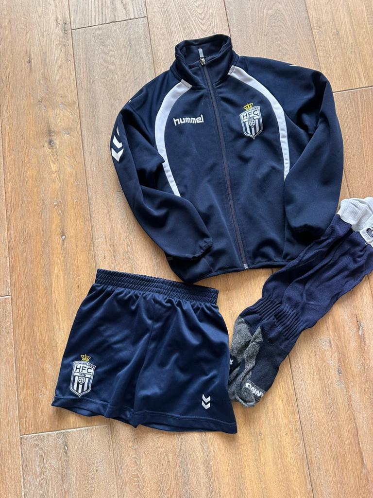 Hfc tenue maat 104-116 trui broekje sokken, Ophalen of Verzenden, Zo goed als nieuw, Overige maten