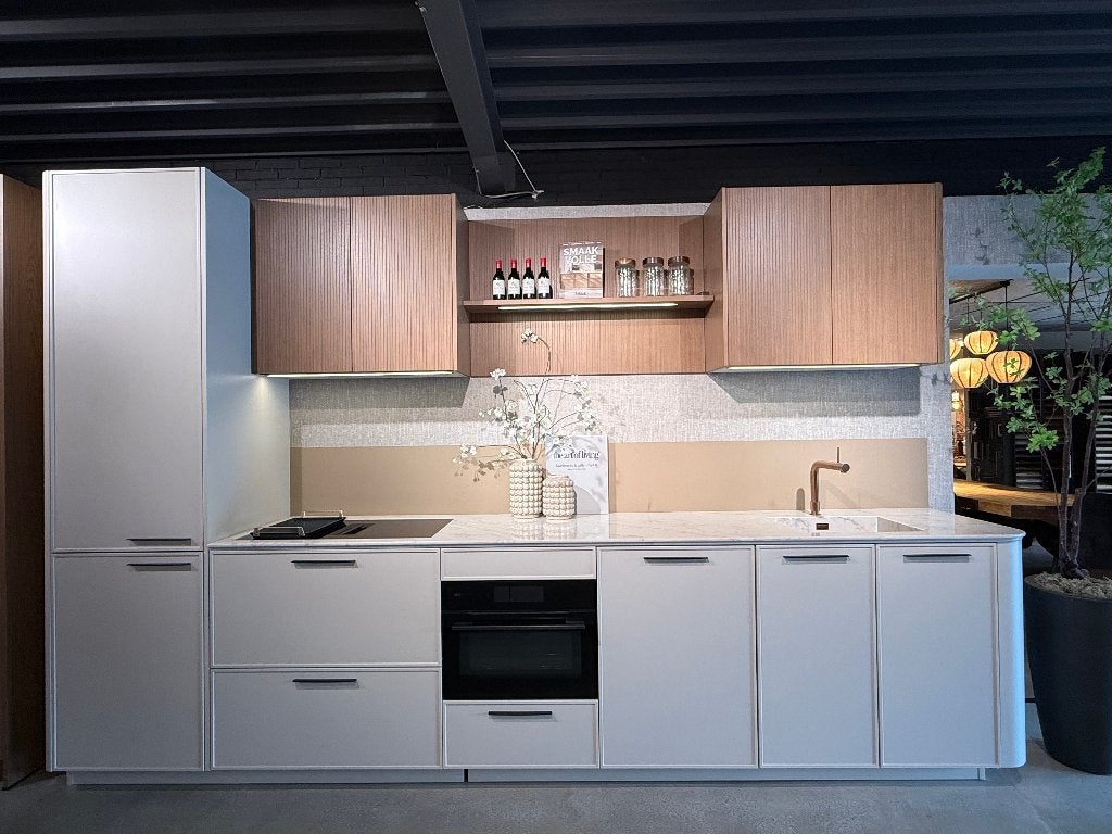 Stijlvolle showroomkeuken te koop, Huis en Inrichting, Keuken | Complete keukens, Ophalen, Overige kleuren, Enkelwandige keuken