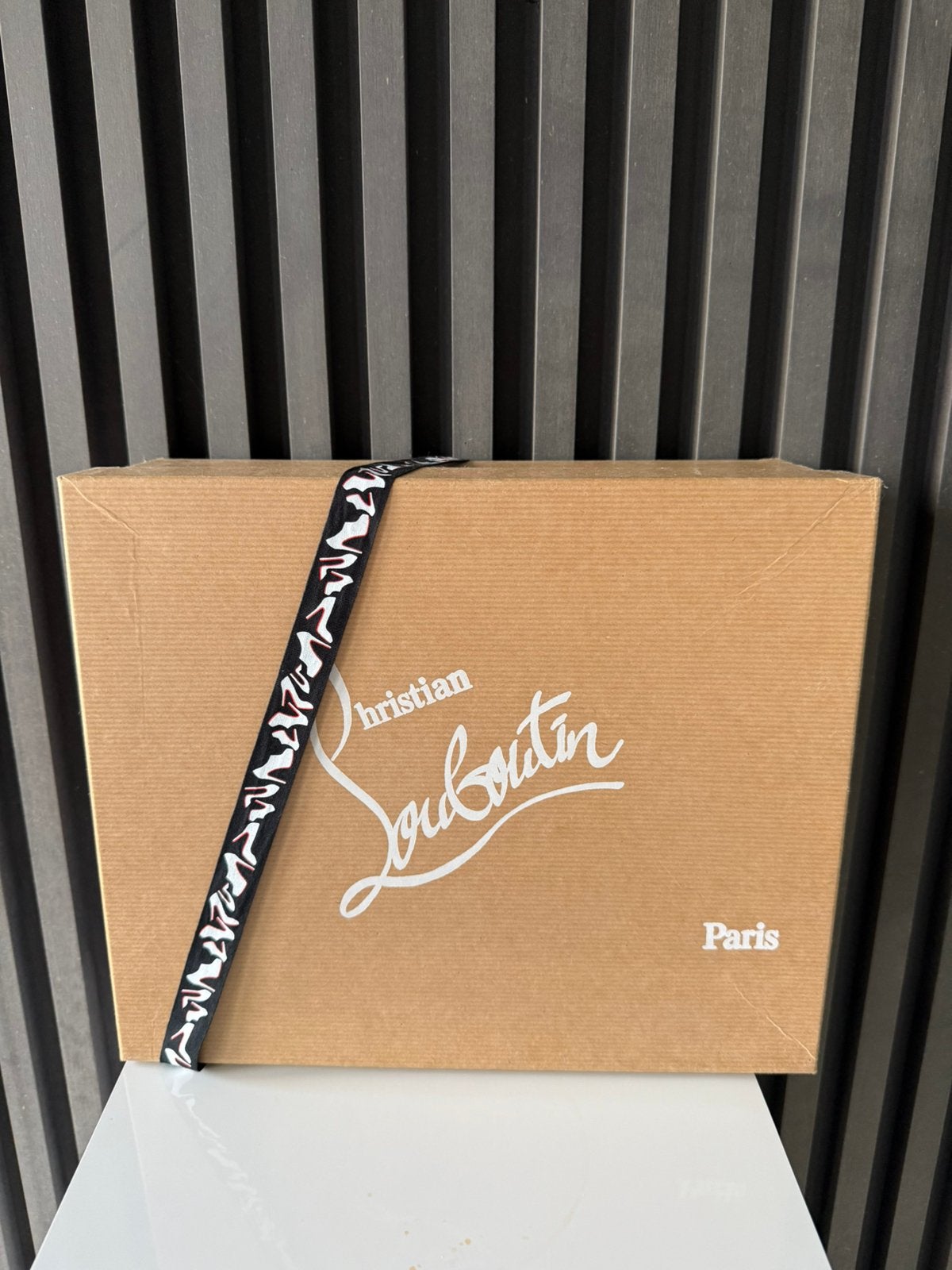 CHRISTIAN LOUBOUTIN Sneakers Spare Box Junior Dustbags, Ophalen of Verzenden, Christian louboutin, Beige, Sneakers of Gympen
