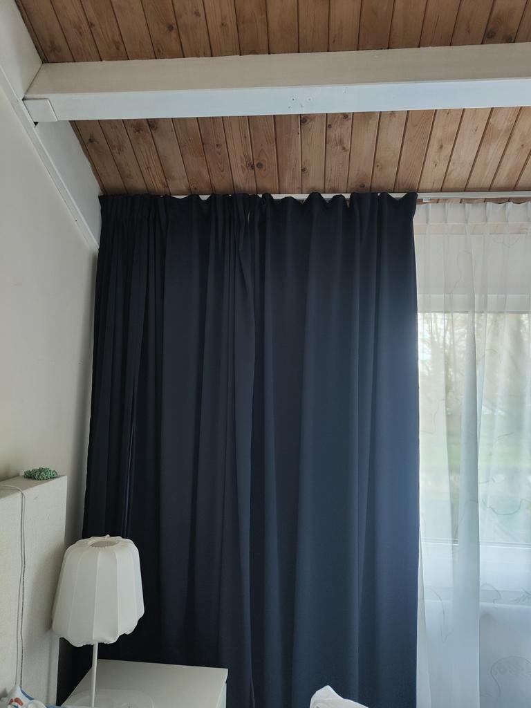 2x Verduisterende gordijnen, Huis en Inrichting, Ophalen of Verzenden, 200 cm of meer