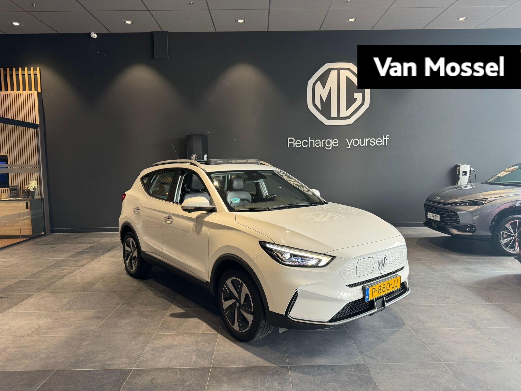 MG ZS EV Standard Range Luxury 50 kWh | Leder | Led Koplampe, Auto's, MG, 12 maanden, Gebruikt, ZS, Wit