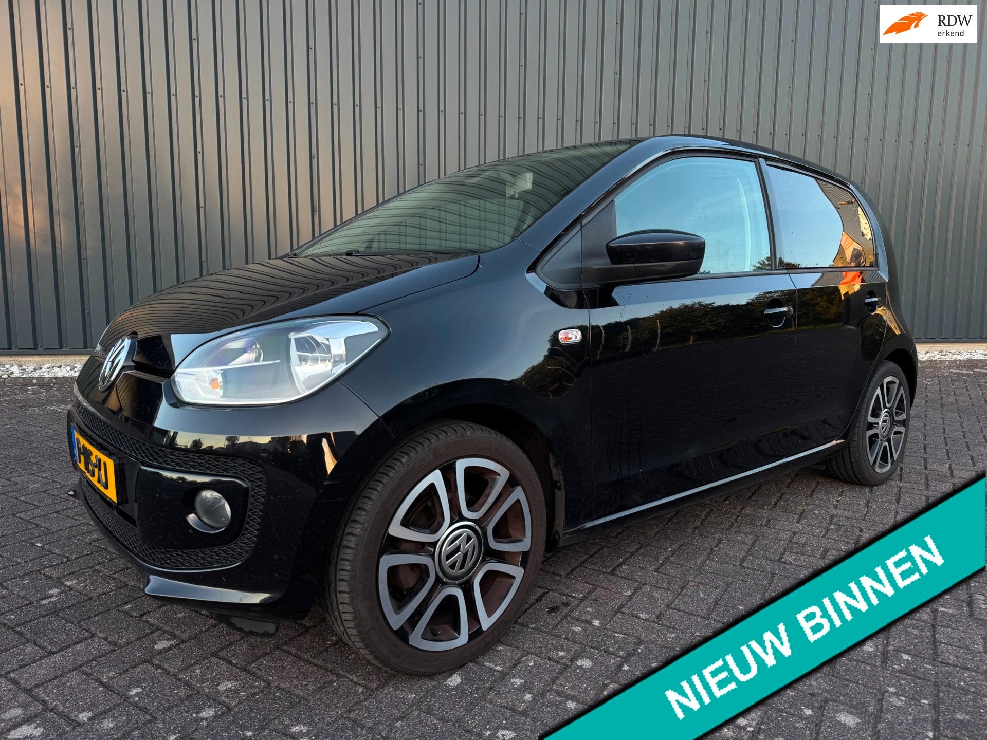 Volkswagen Up! 1.0 high up! AUTOMAAT + AIRCO + TREKHAAK, Auto's, Euro 5, Stof, Gebruikt, Up!