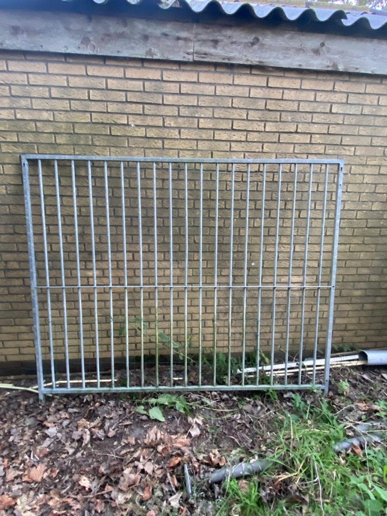 Ijzeren hekken, Ophalen, Met poort, Gebruikt, Dubbelstaafmat hekwerk