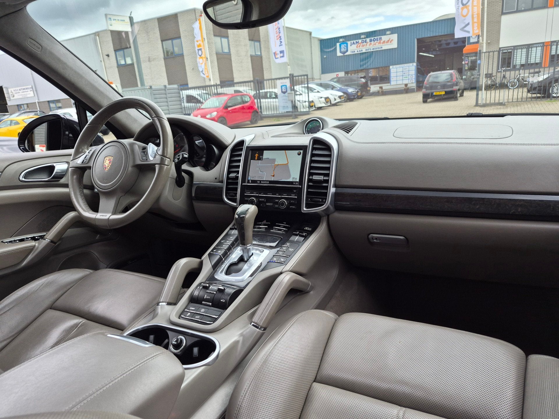 Porsche Cayenne 4.8 S|Pano|Keyless|Camera|Trekhaak|APK, Auto's, Automaat, Gebruikt, Met garantie (alle), 138 €/maand