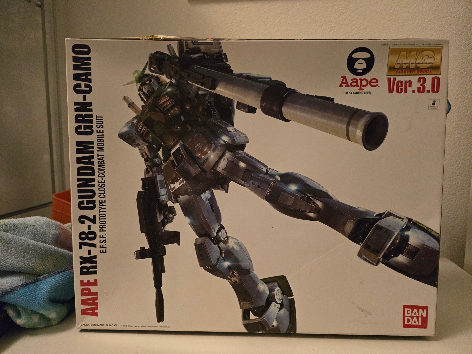 Bandai MG 1/100 AAPE RX-78-2 Gundam GRN-CAMO (Gelimiteerd), Ophalen of Verzenden, Nieuw, Groter dan 1:35, Figuur of Figuren